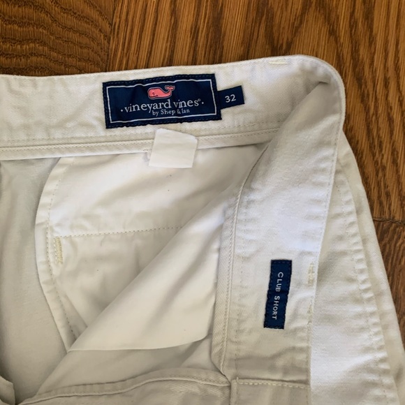 Vineyard vines shorts 9in inseam waist size 32 - Picture 1 of 3